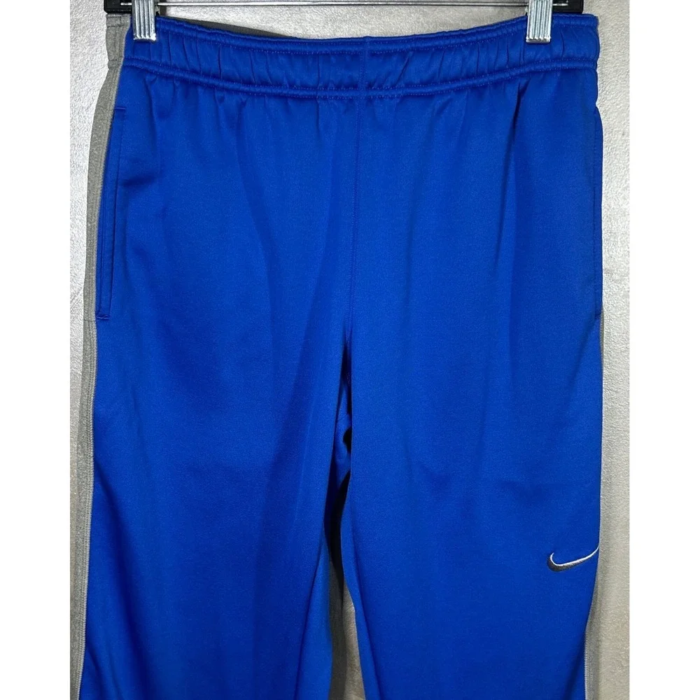 Nike therma fit